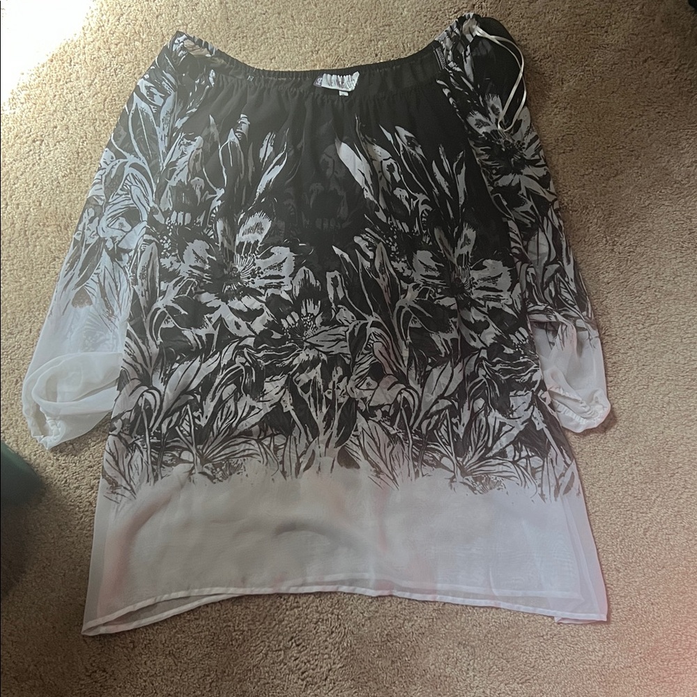 Jennifer Lopez Black and White Floral Blouse